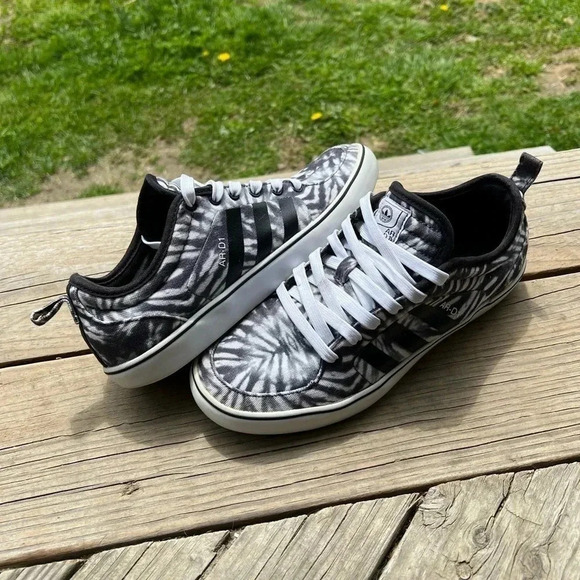 Men’s Adidas Sneakers - Picture 8 of 8